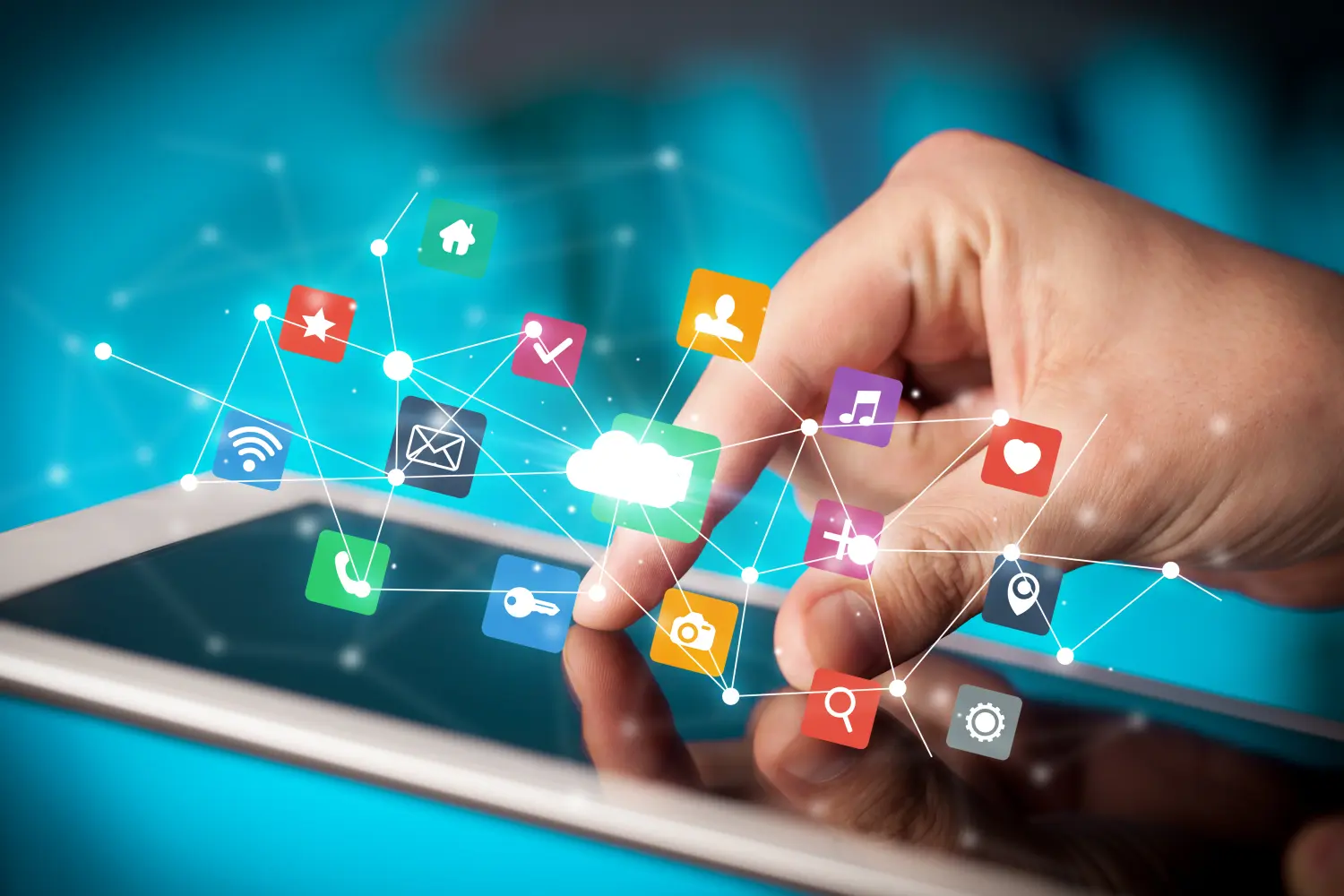 Finger berühren Tablet mit Apps